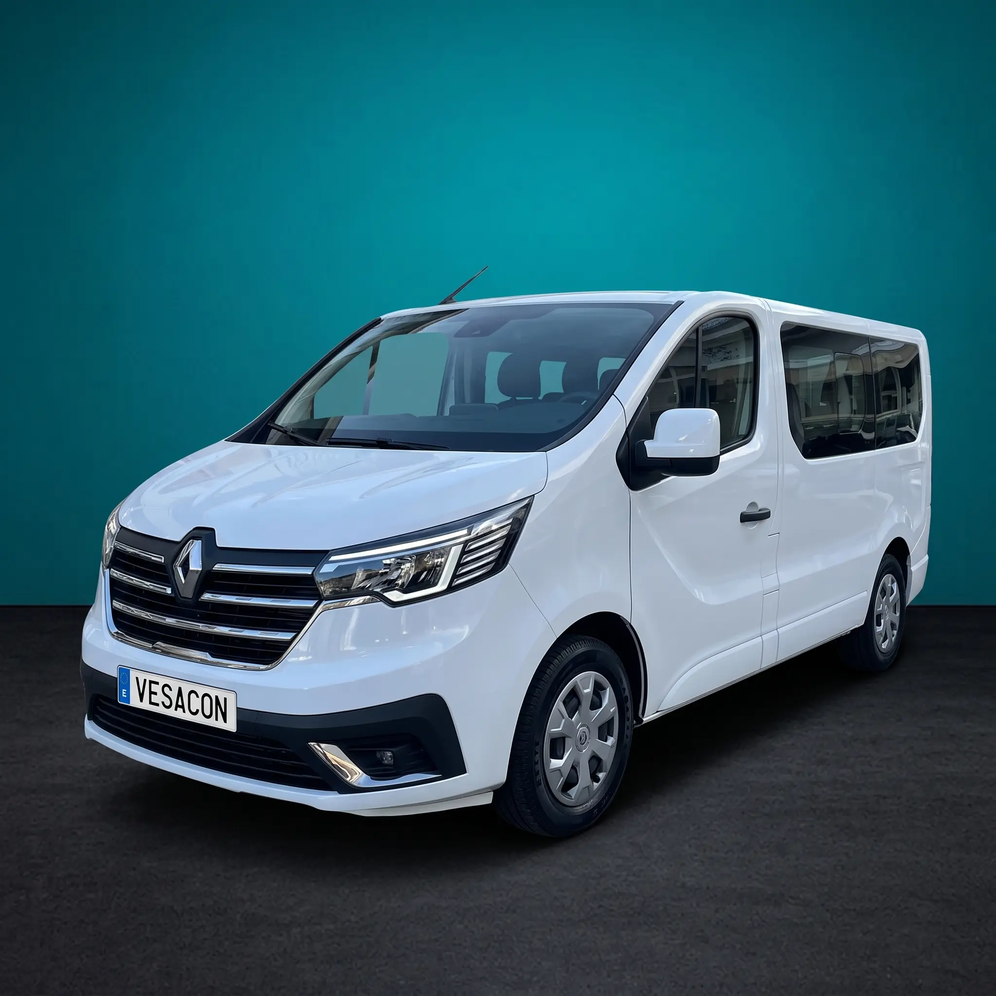 Renault Trafic Combi Authentic Largo Energy Blue en renting